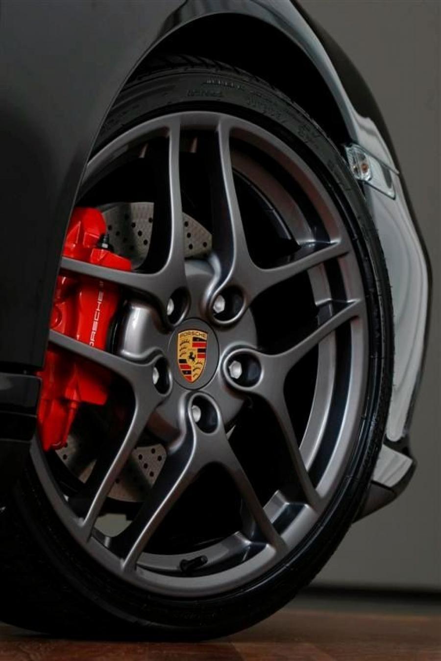  Porsche 911 Carrera 4S Pon edition 2009 года  (фото 2 из 4)